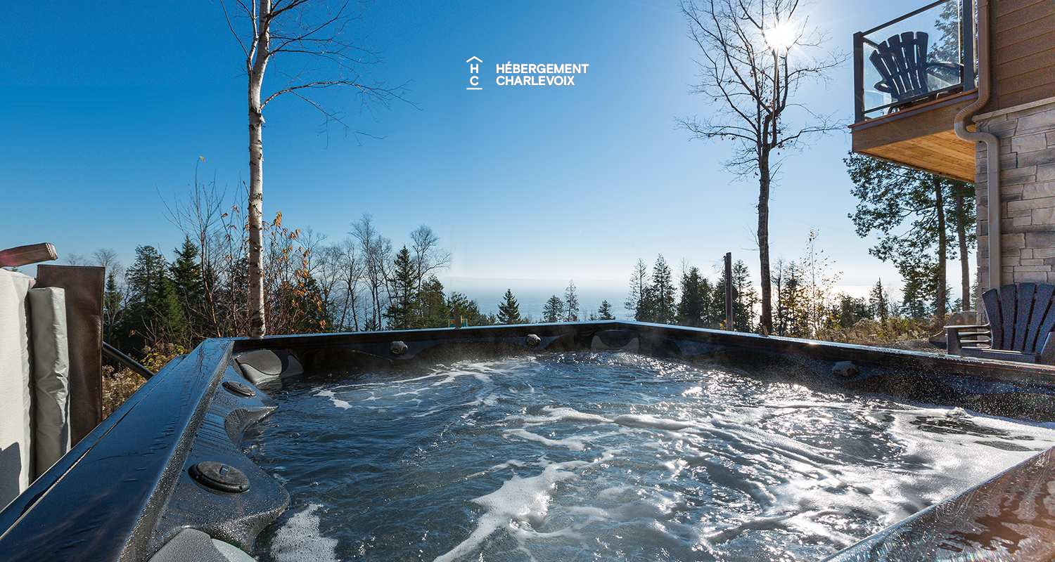 AUB-150 - Vue majestueuse sur le fleuve et le massif de Charlevoix